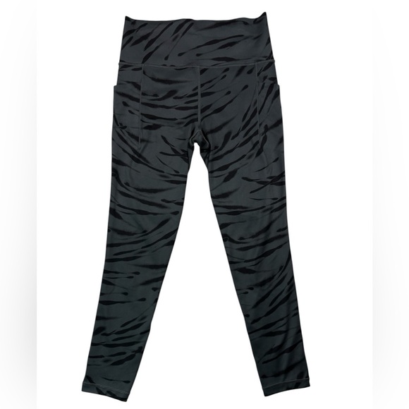Athleta Saluation Stash Pocket II 7/8 Tight Zebra Print Capri Leggings | Size MT - Picture 2 of 10